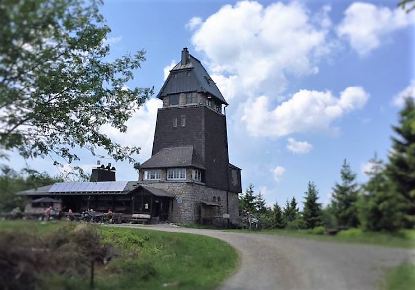 Tour d'observation historique dans la verdure avec auberge