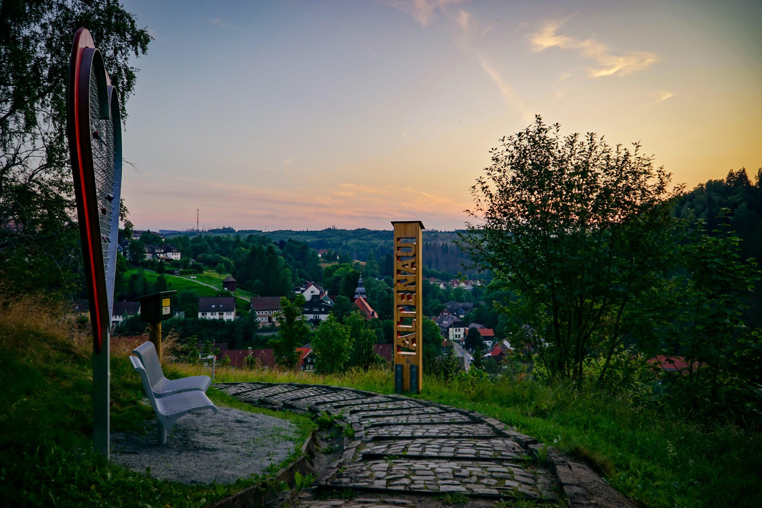 Aussichtspunkt über Altenau bei Sonnenuntergang